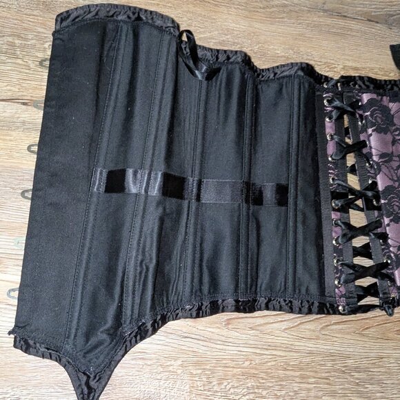 Corsets by Baci Size XL - Picture 10 of 12